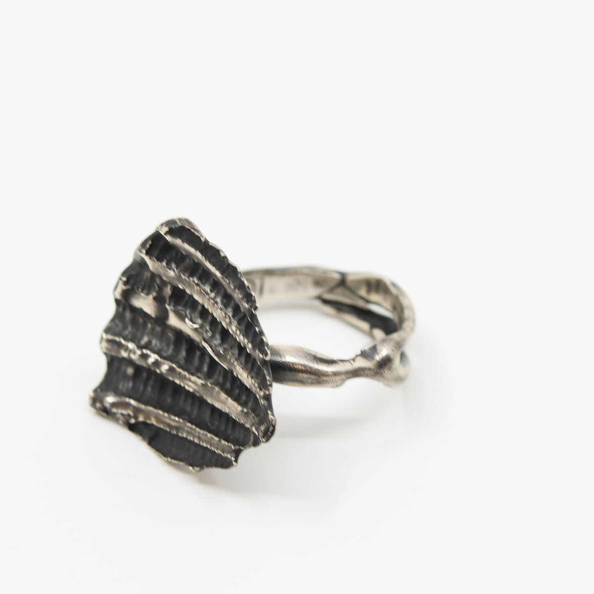 Shell shaped ring