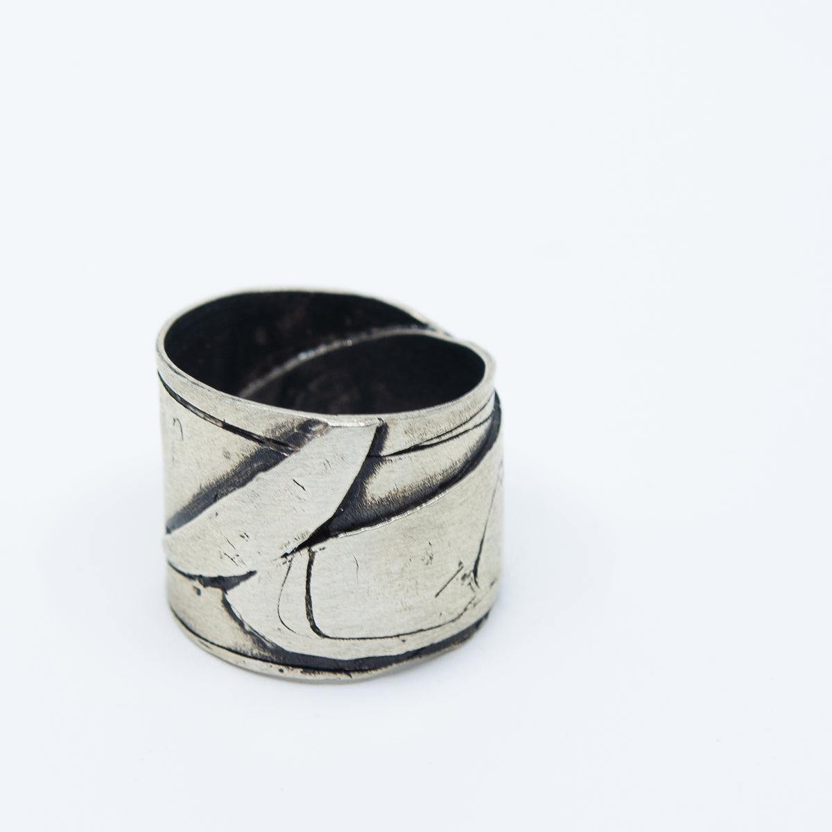 Black lines ring