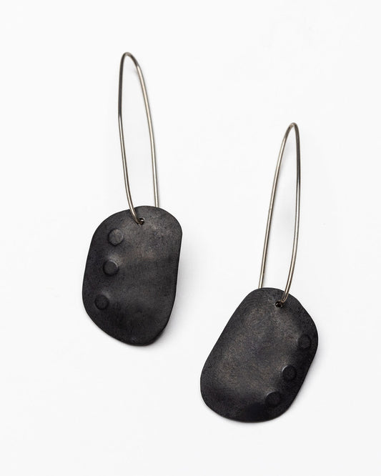 Pebble black long hook