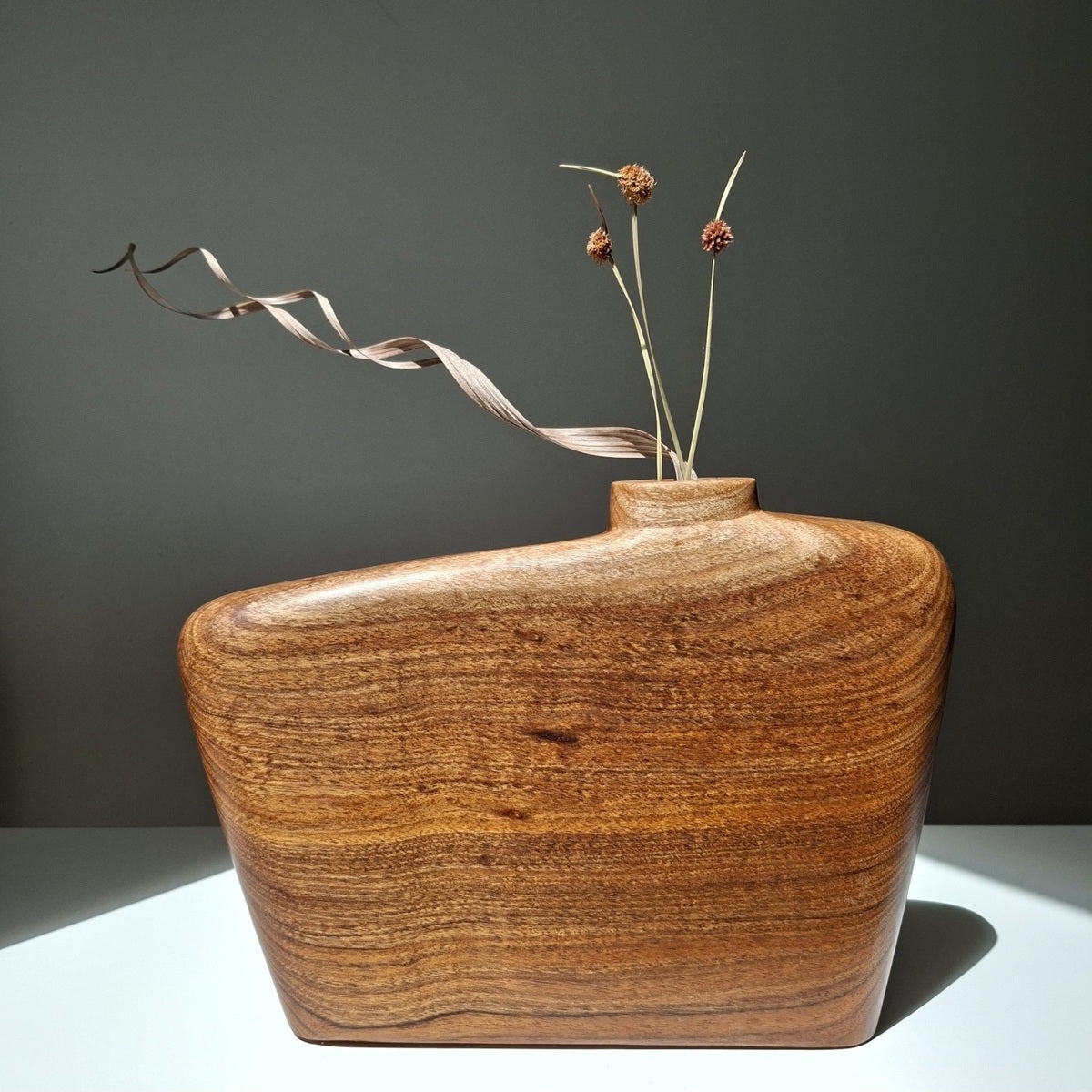 Vase (Blackwood)